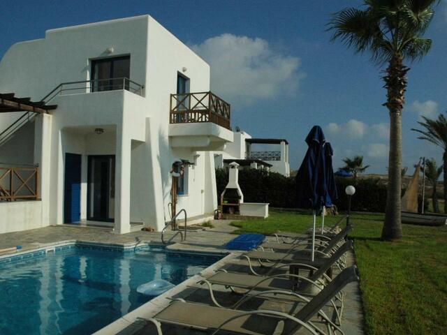фото отеля Kymmates Beach Front Villas изображение №1
