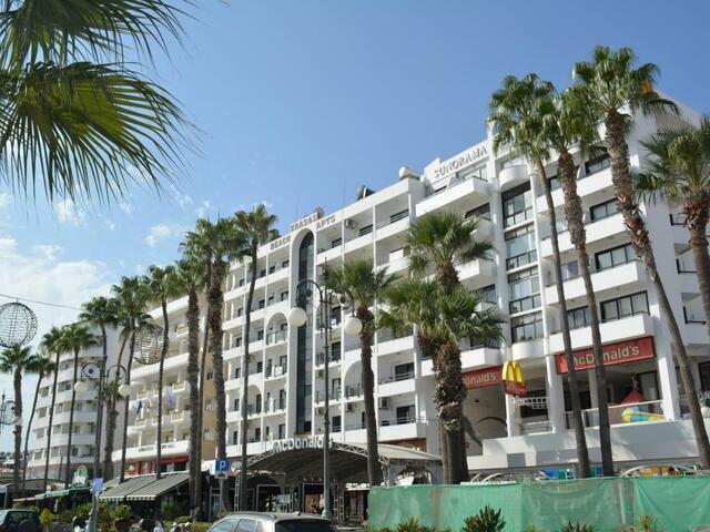фото отеля Les Palmiers Sunorama Beach Apartments изображение №1