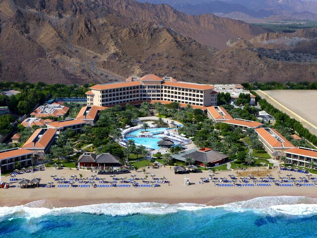 фото отеля Fujairah Rotana Resort & Spa изображение №1