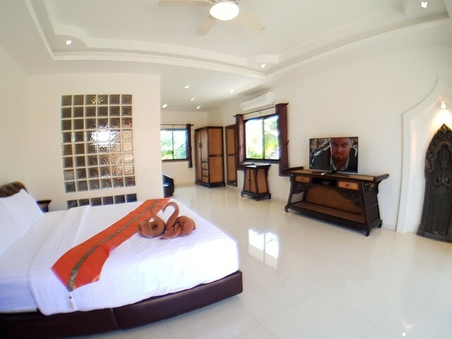 фотографии Hideland Luxury Villa Pattaya Walking Street 5 Bedrooms Private Pool изображение №12