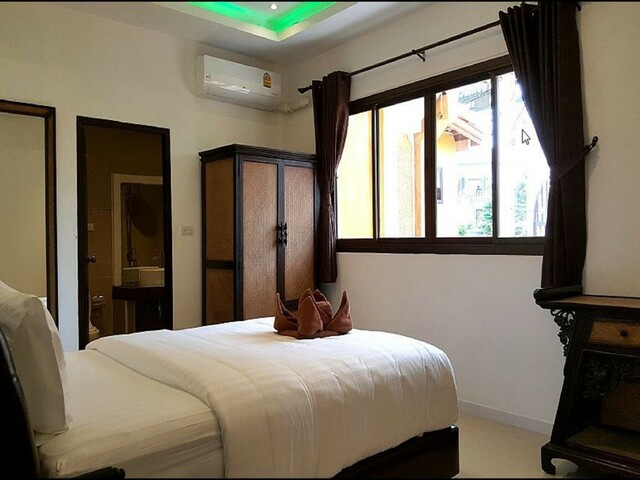 фото Hideland Luxury Villa Pattaya Walking Street 5 Bedrooms Private Pool изображение №10