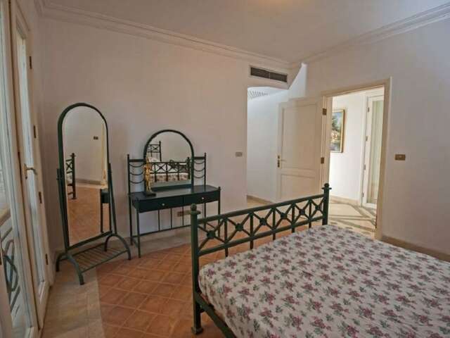 фото отеля Chic 4-Bedroom White for Rent in El Gouna Egypt изображение №17