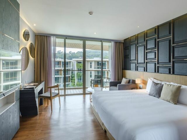 фото отеля Wyndham Grand Nai Harn Beach Phuket изображение №29