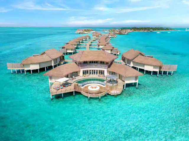 фото отеля Intercontinental Maldives Maamunagau Resort изображение №1