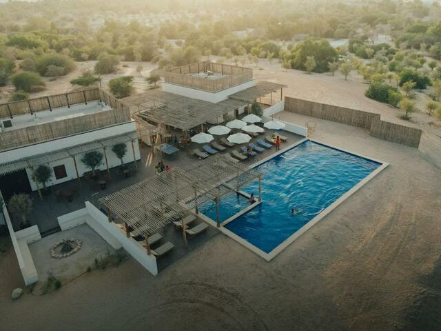 фото отеля Bab Al Nojoum Al Mugheirah Resort изображение №1