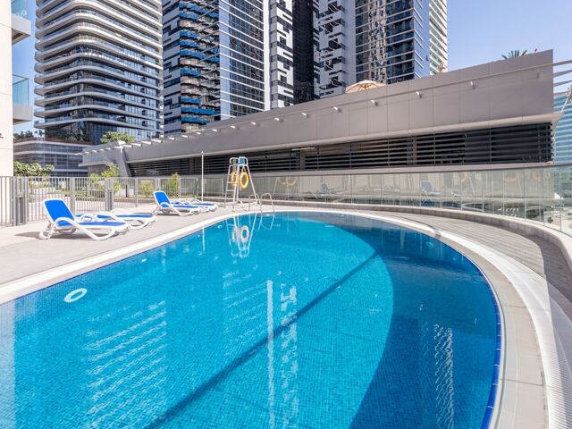 фото отеля Dunya Tower - Downtown Luxury - 5 Min Walk To Dubai Mall! изображение №1