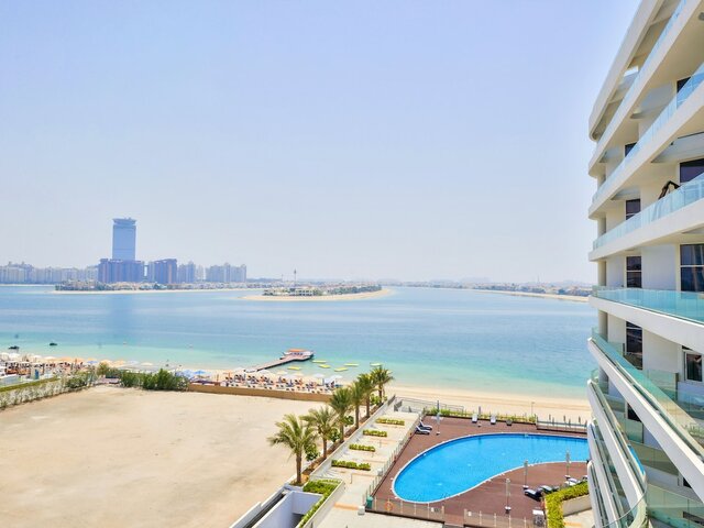 фото отеля Ultra Luxury Palm - Mina Azizi Beachfront - Private Beach and Pool изображение №1