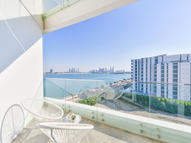 фото отеля Ultra Luxury Palm - Mina Azizi Beachfront - Private Beach and Pool изображение №33