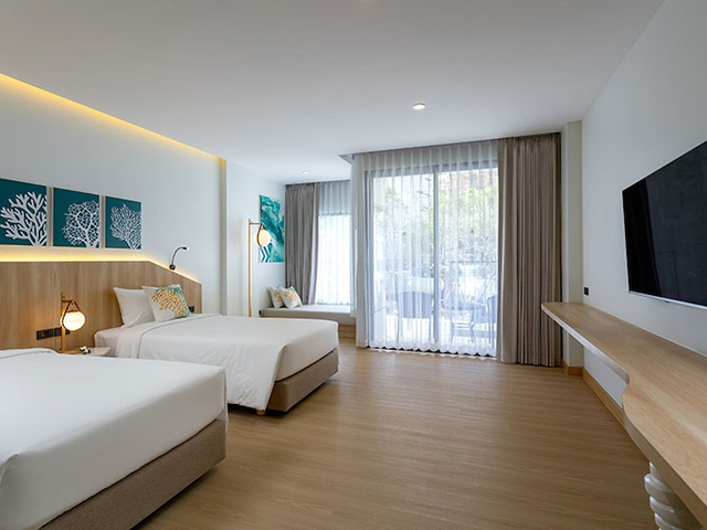 фото отеля Phuket Emerald Beach Resort & Spa изображение №17