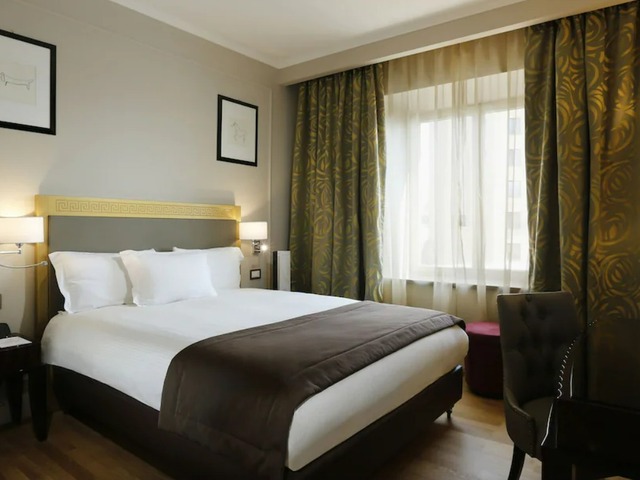 фотографии отеля Grand Hotel Yerevan (ex. Royal Tulip Grand Hotel Yerevan) изображение №3