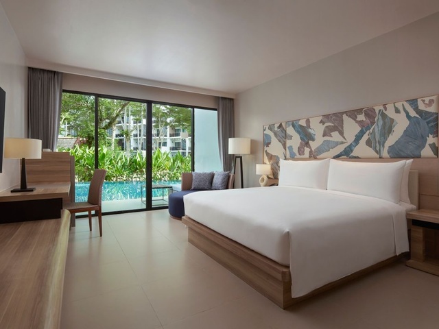 фото Le Meridien Phuket Mai Khao Beach Resort (ex. Holiday Inn Resort Phuket Mai Khao Beach) изображение №22
