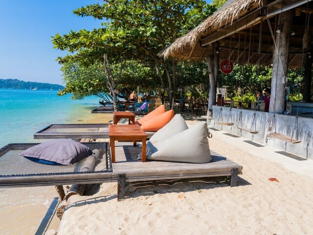 фото отеля The Tropical Beach Resort изображение №33
