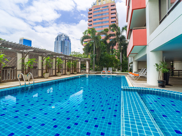 фото отеля Bandara Suites Silom изображение №1