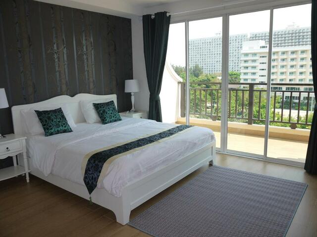 фотографии отеля Jomtien Beach Penthouses изображение №11