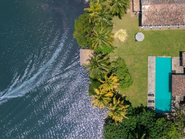 фотографии отеля Lovely Lakeside Villa With Large Pool изображение №7