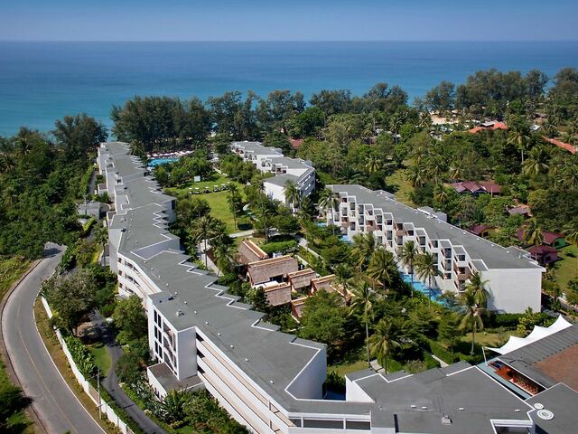 фото отеля Le Meridien Phuket Mai Khao Beach Resort (ex. Holiday Inn Resort Phuket Mai Khao Beach) изображение №1