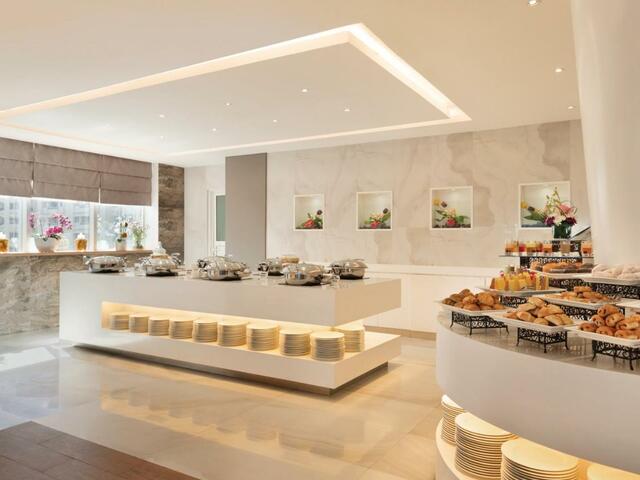 фото отеля Ramada by Wyndham Abu Dhabi Corniche изображение №21