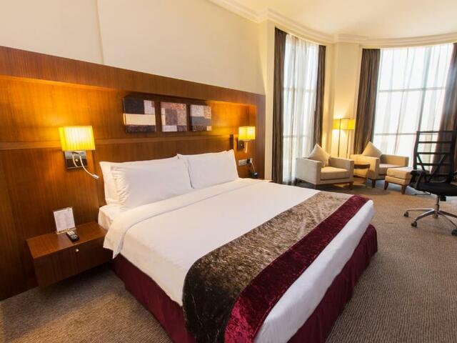 фото Holiday Inn Abu Dhabi изображение №42