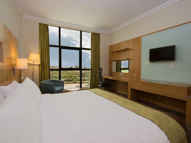 фотографии отеля Holiday Inn Abu Dhabi изображение №35