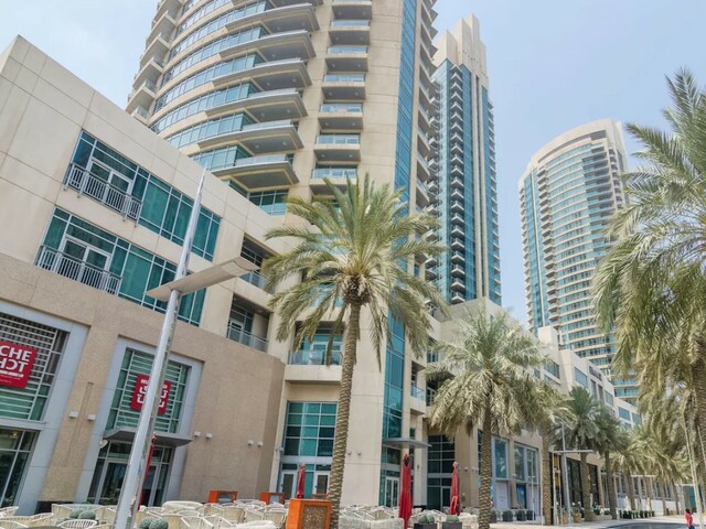 фото отеля OSKENA Vacation Homes - The Loft Tower Downtown (ex. Al Ashrafia Holiday - Downtown Burj View) изображение №1