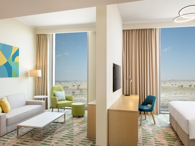 фото отеля Holiday Inn & Suites Dubai Science Park, an IHG Hotel изображение №5
