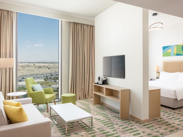 фотографии Holiday Inn & Suites Dubai Science Park, an IHG Hotel изображение №4