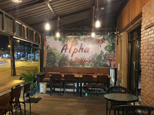 фото отеля ALPHA Hostel Cafe&Bar изображение №17