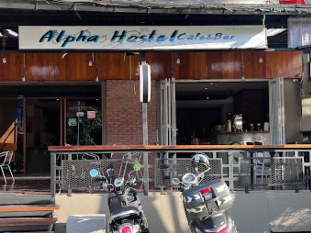 фотографии ALPHA Hostel Cafe&Bar изображение №16