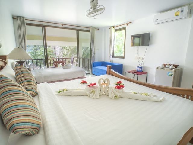 фото отеля Baan Mai Beachfront Lone Island Resort (ex. Baan Mai Cottages & Restaurant) изображение №9