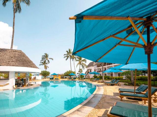 фото отеля Nungwi Beach Resort By Turaco (ex. DoubleTree Resort By Hilton Nungwi) изображение №1