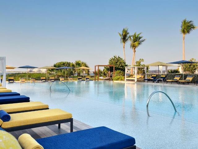 фото отеля Bluewaters Beach (ex. Julius Tower at Caesars Palace Dubai) изображение №9