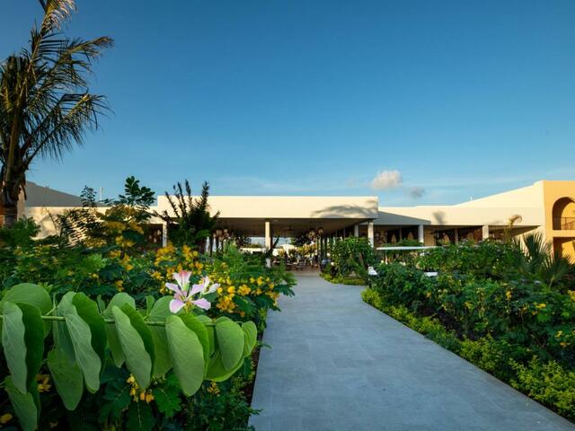 фото The Mora Zanzibar (ex. Emerald Zanzibar Resort & Spa) изображение №18