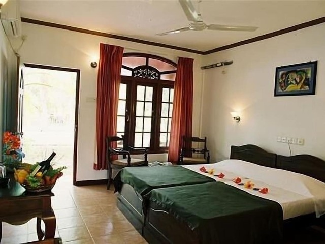 фото Hotel Lagoon Paradise Negombo изображение №2