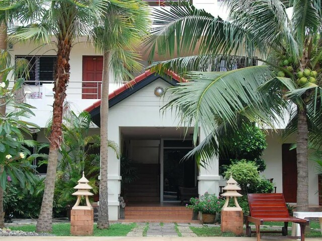 фотографии Sirikarn Residence & Luxury Apartments изображение №16