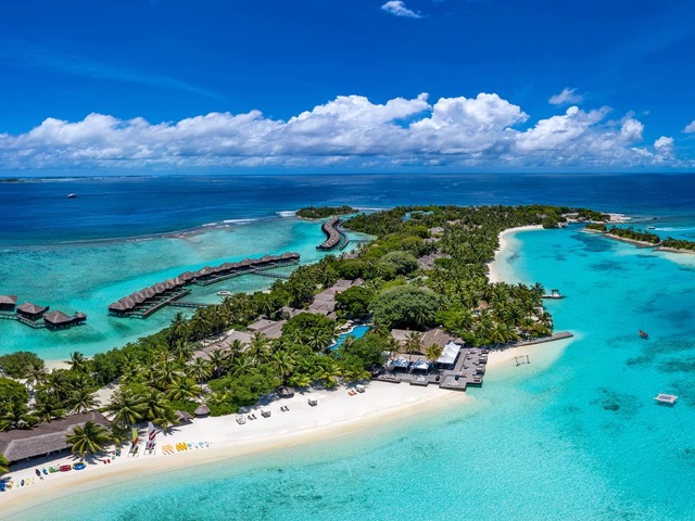 фото отеля Sheraton Maldives Full Moon Resort & Spa изображение №1