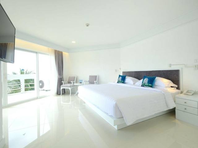 фото отеля Andaman Beach Suites изображение №13