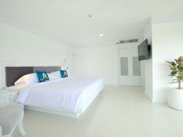 фото Andaman Beach Suites изображение №14