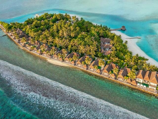 фото отеля Naladhu Private Island Maldives изображение №1