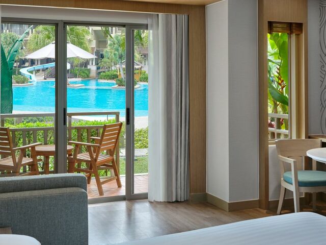 фото Phuket Marriott Resort & Spa, Merlin Beach (ex. Merlin Beach Resort) изображение №6