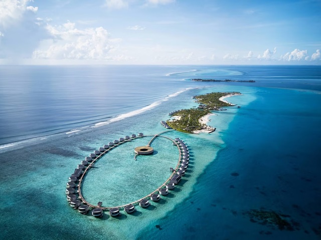 фото отеля The Ritz-Carlton Maldives изображение №1