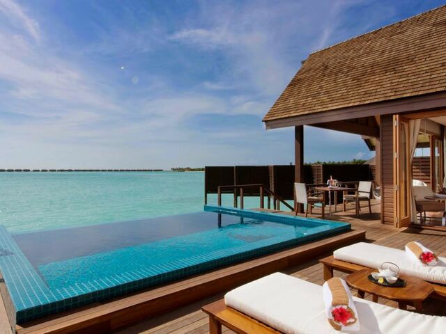 фото отеля Hideaway Beach Resort & Spa (ex. Island Hideaway at Dhonakulhi Maldives Spa Resort and Marina) изображение №9