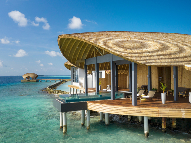 фото отеля Outrigger Maldives Maafushivaru Resort изображение №5