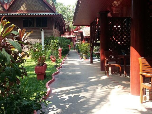 фото Royal Phawadee Village Resort изображение №6