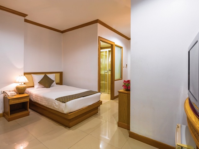 фото Azure Phuket (ex. Sun Shine Patong Hotel, Sunshine Resort Phuket) изображение №34