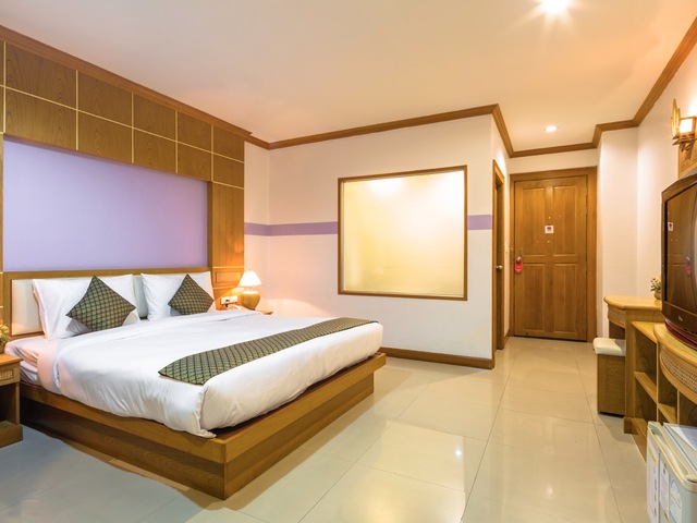 фото Azure Phuket (ex. Sun Shine Patong Hotel, Sunshine Resort Phuket) изображение №38