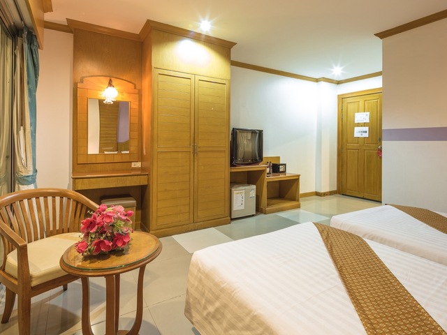 фото отеля Azure Phuket (ex. Sun Shine Patong Hotel, Sunshine Resort Phuket) изображение №17