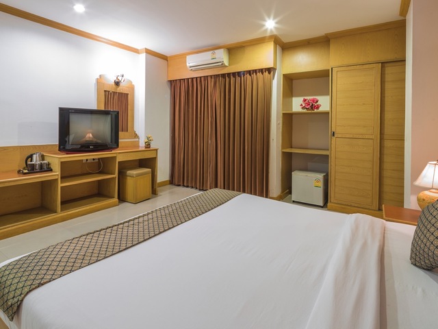 фото Azure Phuket (ex. Sun Shine Patong Hotel, Sunshine Resort Phuket) изображение №22