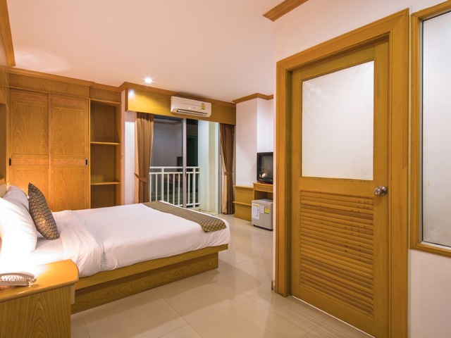 фотографии отеля Azure Phuket (ex. Sun Shine Patong Hotel, Sunshine Resort Phuket) изображение №11