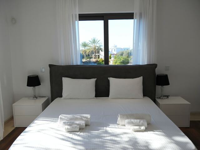 фотографии Luxury 6 Bedroom With Privet Pool In Paphos изображение №40