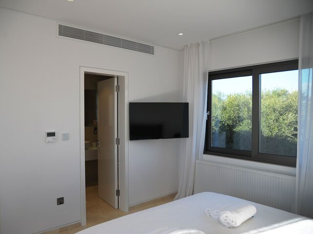фото отеля Luxury 6 Bedroom With Privet Pool In Paphos изображение №37